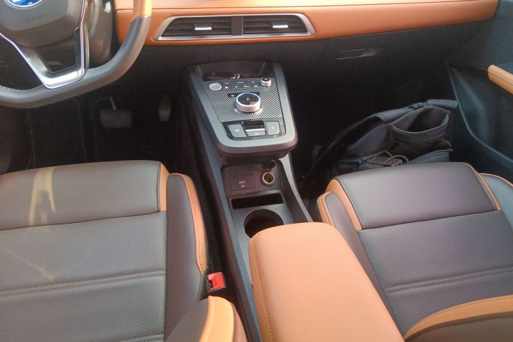 BYD e2 2020 изображение автомобиля #14