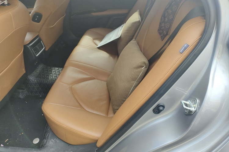 Toyota Camry 2021 car image #14