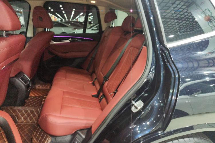 BMW iX3 2024 immagine di auto #14