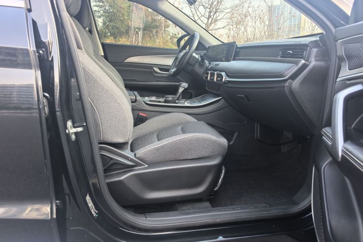 Jetour X70 PLUS 2021 car image #14