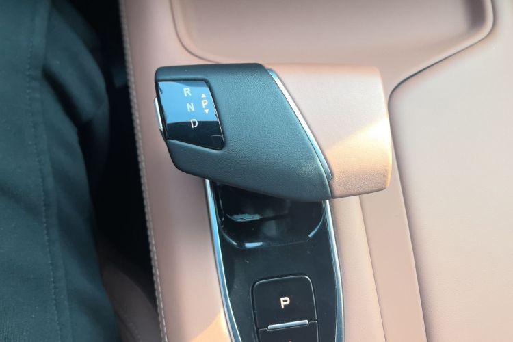 Changan UNI-Z PHEV 2024 car image #14