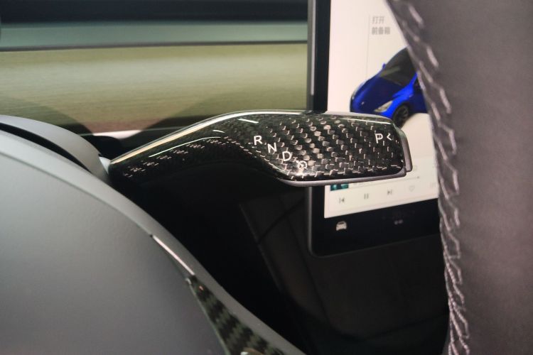 Tesla Model Y 2021 #14 Tesla Model Y 2021 car image #14