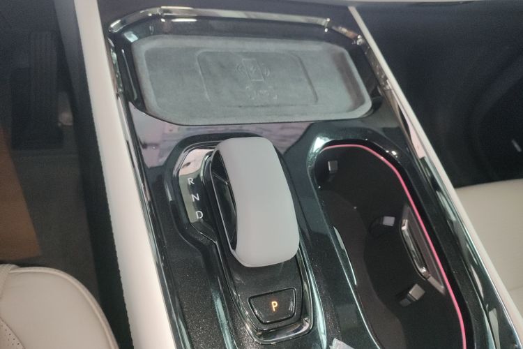 极氪 极氪009 2025 汽车图片 #14