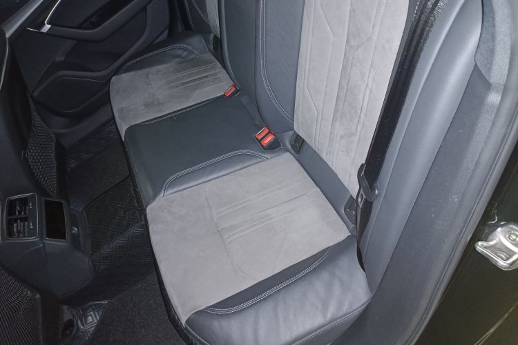 Audi A6L 2022 car image #14