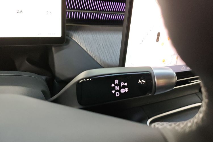 Xpeng G6 2025 صورة سيارة #14