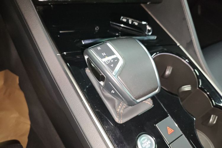 Volkswagen Touareg 2020 car image #14