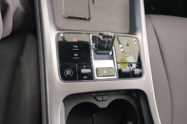 BYD Seal 07 DM-i 2025 car image #14