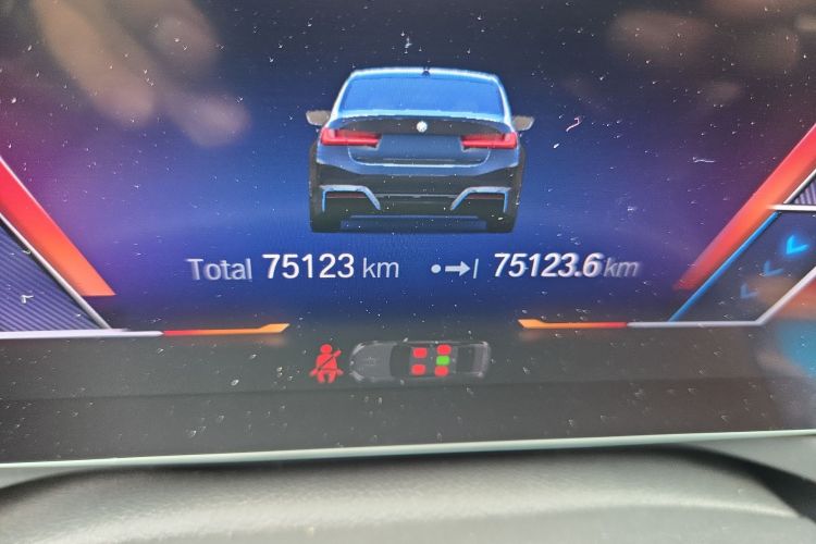BMW i3 2022 car image #14