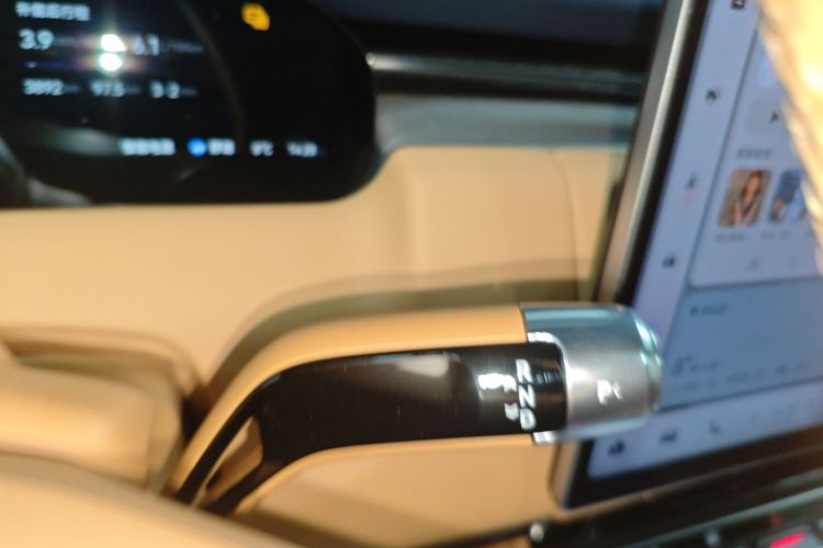 极氪 极氪9X 2025 汽车图片 #14