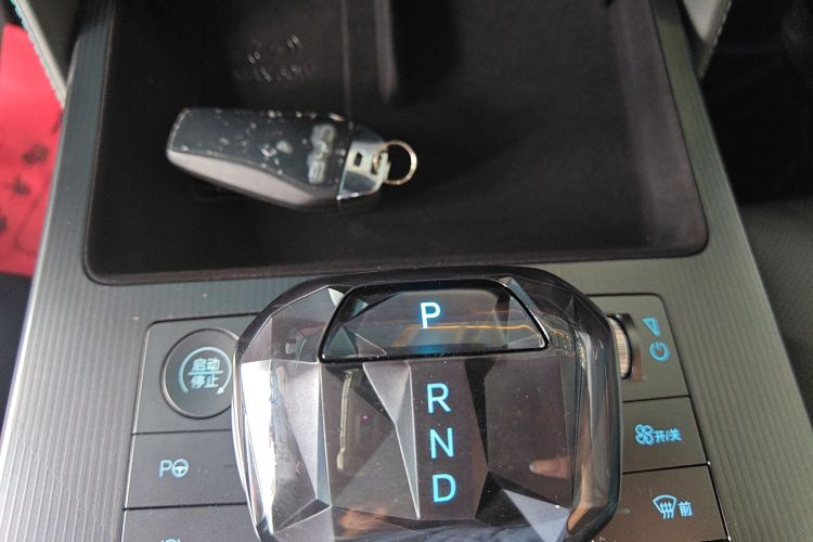 BYD SongL DM-i 2025 car image #14