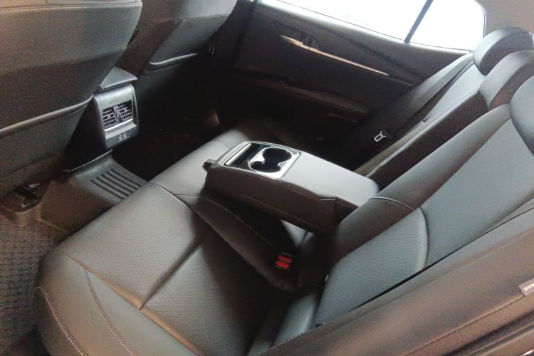 Toyota Camry 2024 #14 Toyota Camry 2024 car image #14