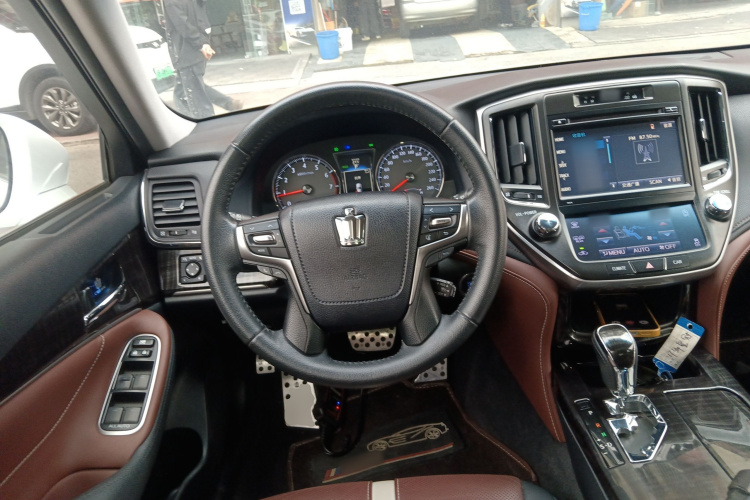 丰田 皇冠 2017 汽车图片 #14