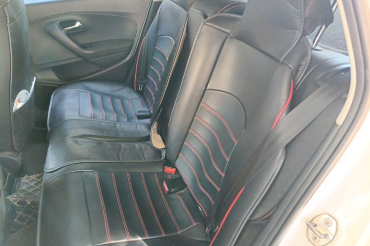 Polo 2015 car image #14