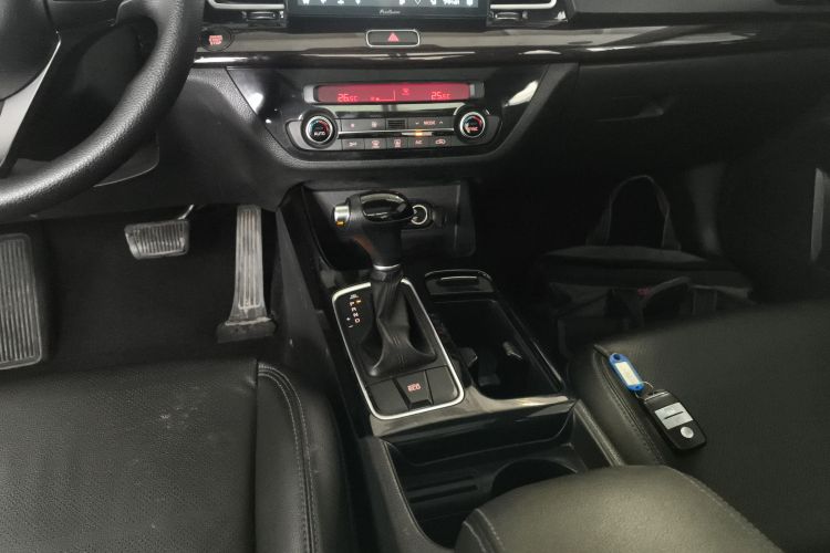 起亚 起亚K4 2016 汽车图片 #14