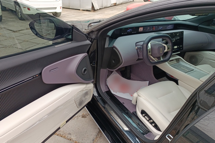 Avatr 12 2024 car image #14