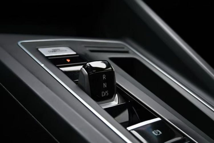 Volkswagen Golf 2022 car image #14