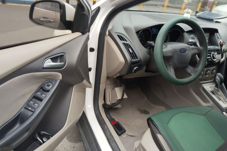 Ford Focus 2015 image de voiture #14