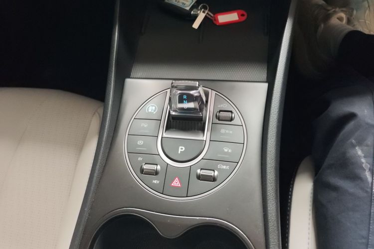 BYD Seal 05 DM-i 2025 #14 BYD Seal 05 DM-i 2025 car image #14