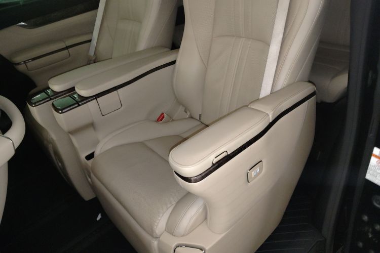 Toyota Vellfire 2022 #14 Toyota Vellfire 2022 صورة سيارة #14