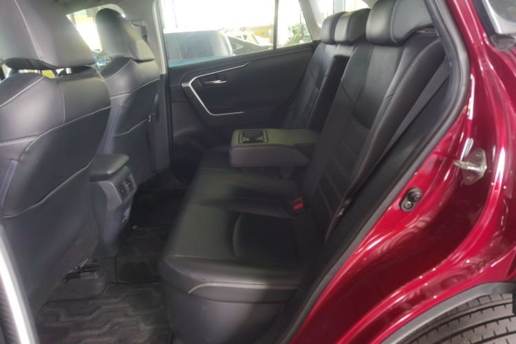 Toyota RAV4 2020 car image #14