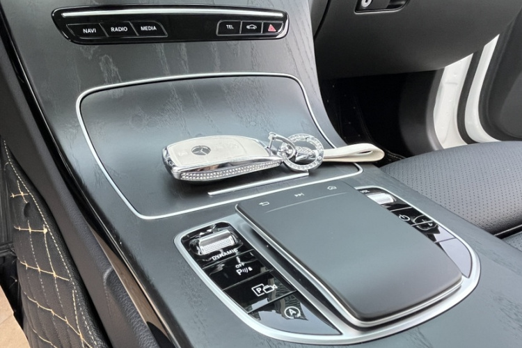 Mercedes-Benz C Class 2020 car image #14
