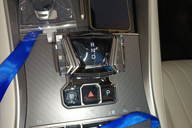 Denza Z9GT 2024 #14 Denza Z9GT 2024 car image #14