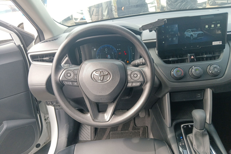 Corolla Cross 2024 car image #14