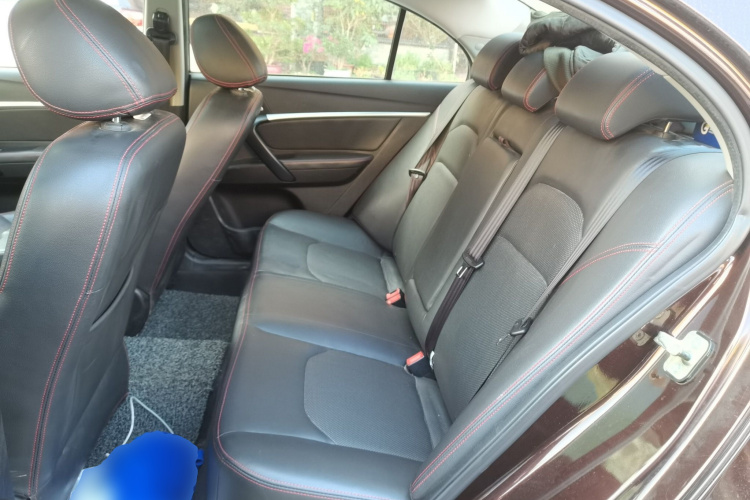 GEELY Emgrand 2015 immagine di auto #14