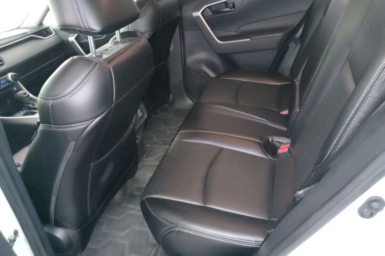 Toyota RAV4 2021 car image #14