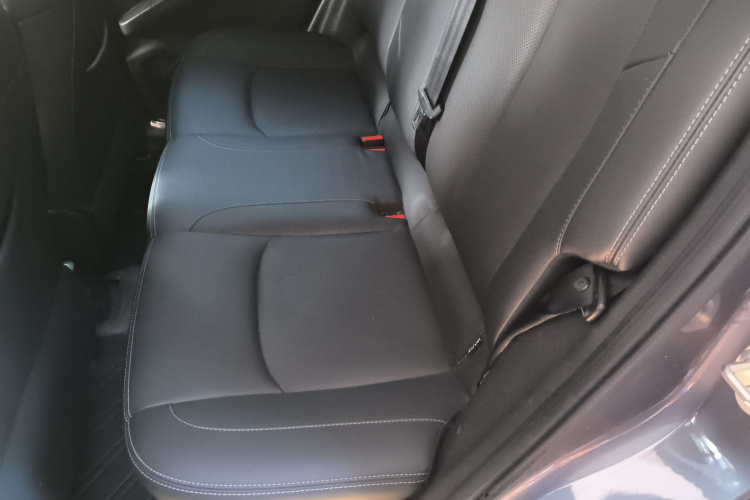 哪吒汽车 哪吒V 2021 汽车图片 #14