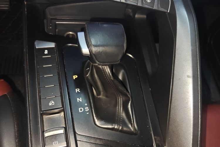 T5 2020 car image #14