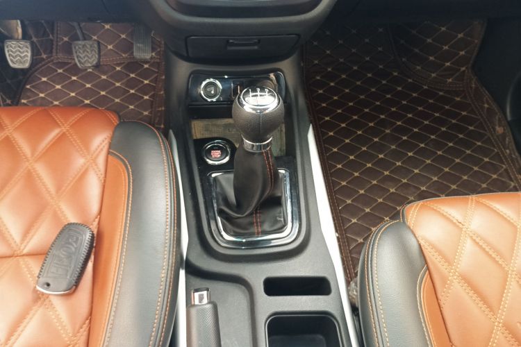 SWM斯威汽车 SWM斯威X3 2019 汽车图片 #14