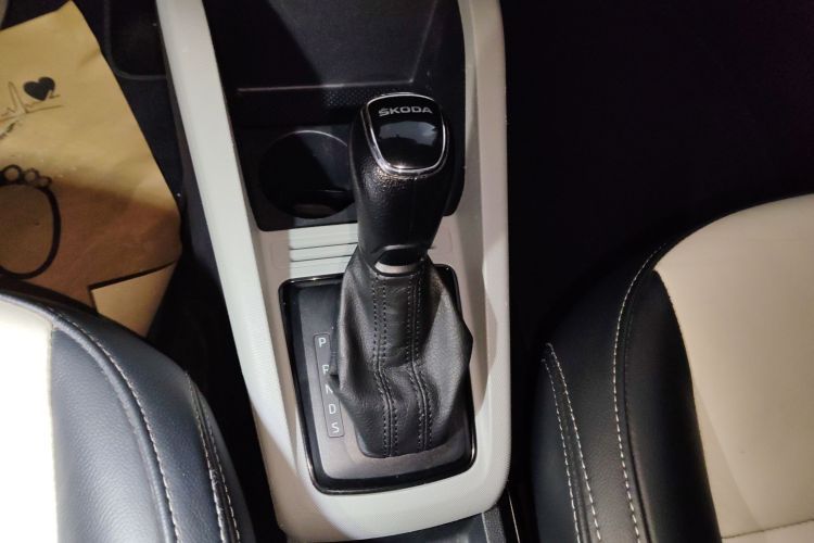 Skoda Fabia 2016 immagine di auto #14