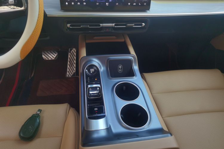 GAC Trumpchi E8 New Energy 2023 car image #14