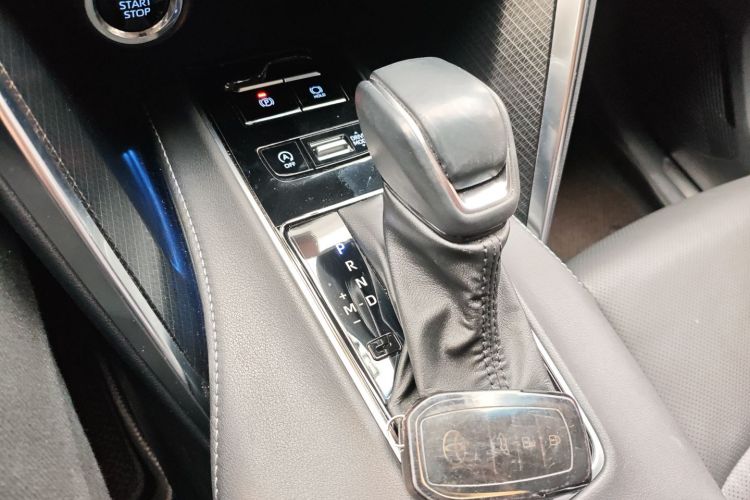 Toyota Venza 2023 immagine di auto #14