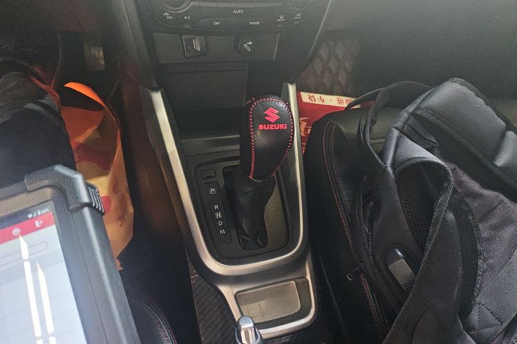 Suzuki Vitara 2016 image de voiture #14