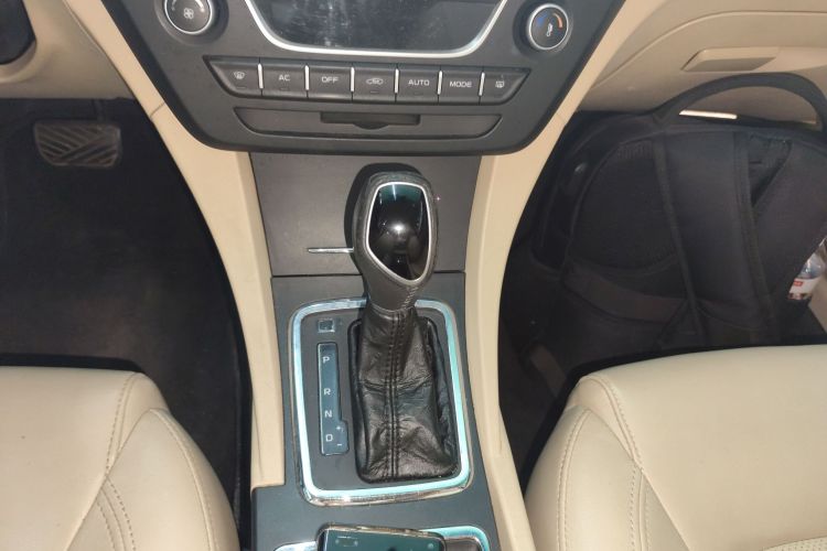 GEELY Emgrand 2017 #14 GEELY Emgrand 2017 car image #14
