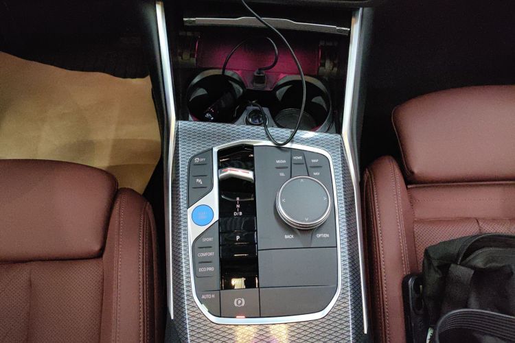 BMW i3 2023 car image #14