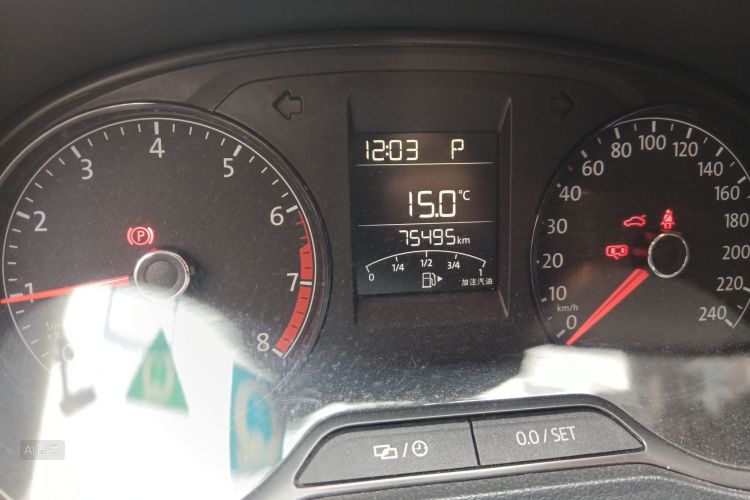 Volkswagen Polo 2016 car image #14