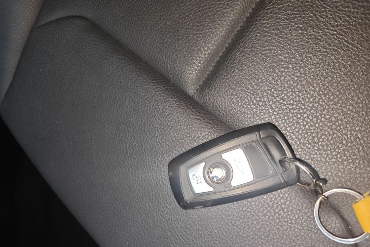 BMW 3 Series 2017 #14 BMW 3 Series 2017 car image #14