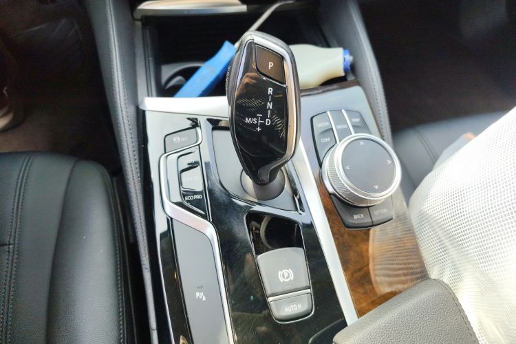 BMW 5 Series 2018 #14 BMW 5 Series 2018 car image #14