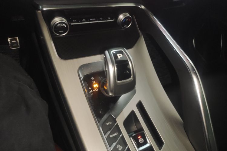 GEELY Coolray 2019 immagine di auto #14