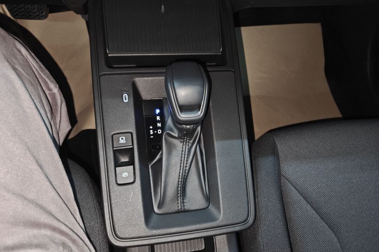 Toyota Frontlander 2025 #14 Toyota Frontlander 2025 immagine di auto #14