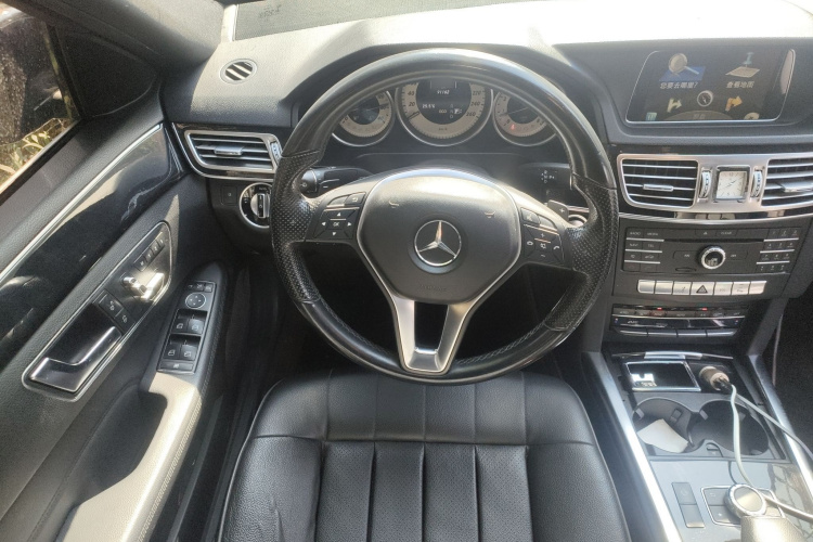 Mercedes-Benz E Class 2015 car image #14