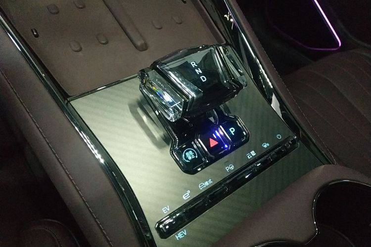 Denza Z9GT 2024 #14 Denza Z9GT 2024 car image #14