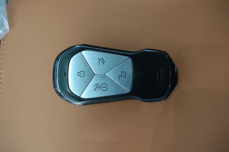 Xpeng G9 2023 #14 Xpeng G9 2023 car image #14