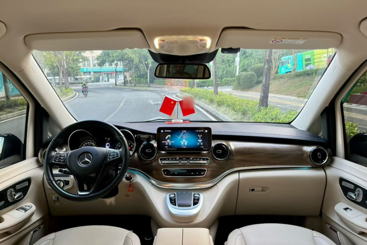 Mercedes-Benz V Class 2022 #14 Mercedes-Benz V Class 2022 car image #14