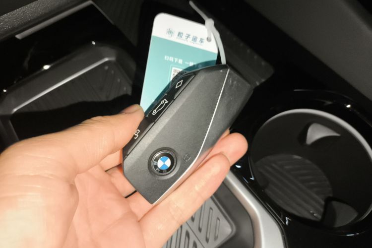 BMW i5 2024 immagine di auto #14
