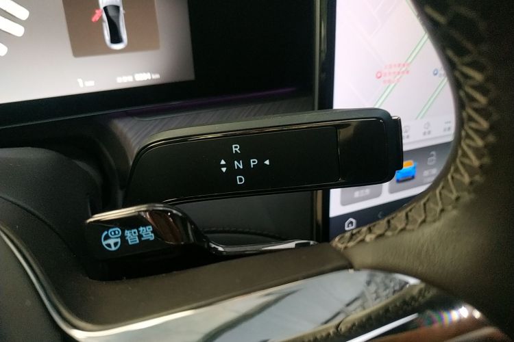 Denza Z9 2024 car image #14