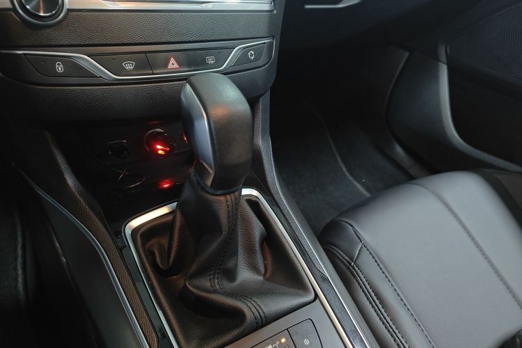 Peugeot 408 2015 #14 Peugeot 408 2015 car image #14